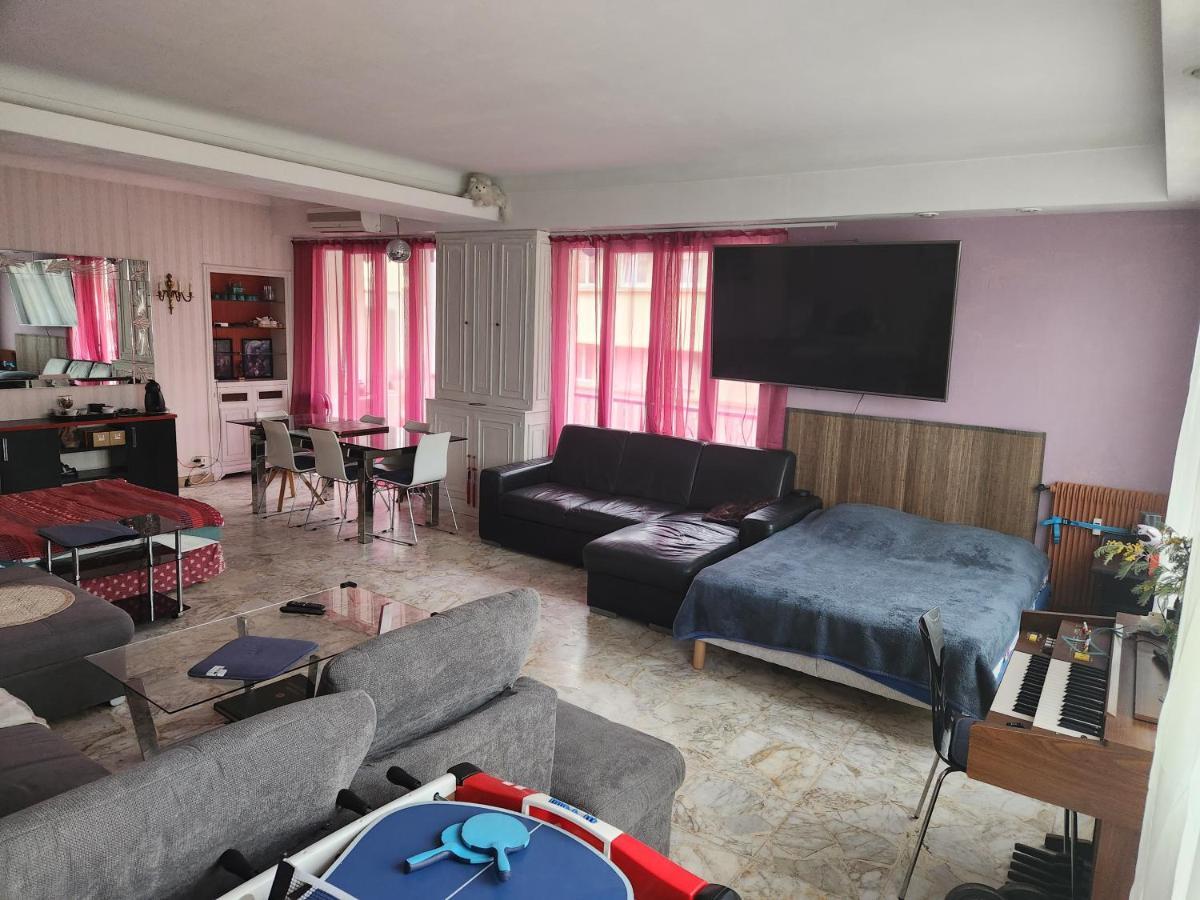 Big Apart 140M2 5Min Walk To Beach Sea &Promenade 3 Double Rooms,Big Living Room 42M2, 3 Showers,9 Beds, Free Parking Νίκαια Εξωτερικό φωτογραφία