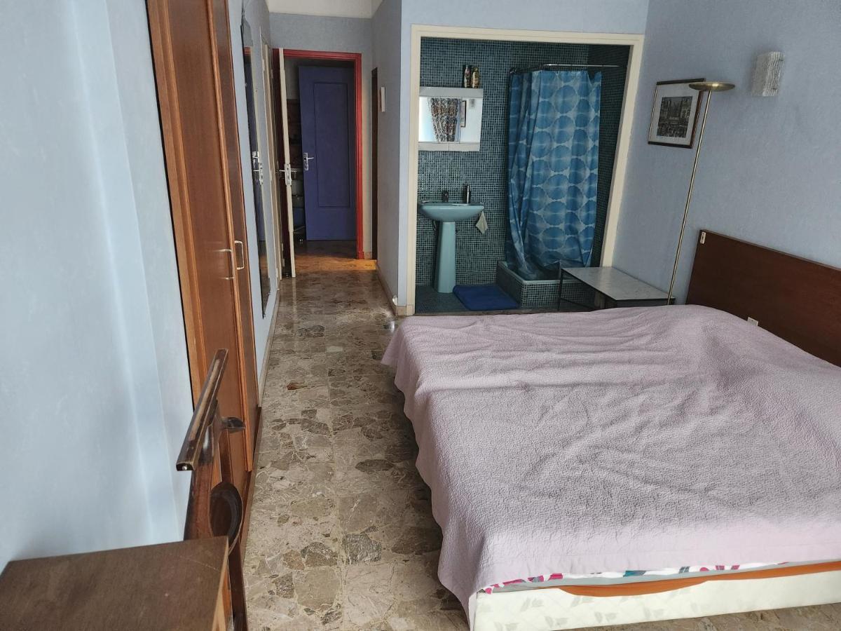 Big Apart 140M2 5Min Walk To Beach Sea &Promenade 3 Double Rooms,Big Living Room 42M2, 3 Showers,9 Beds, Free Parking Νίκαια Εξωτερικό φωτογραφία